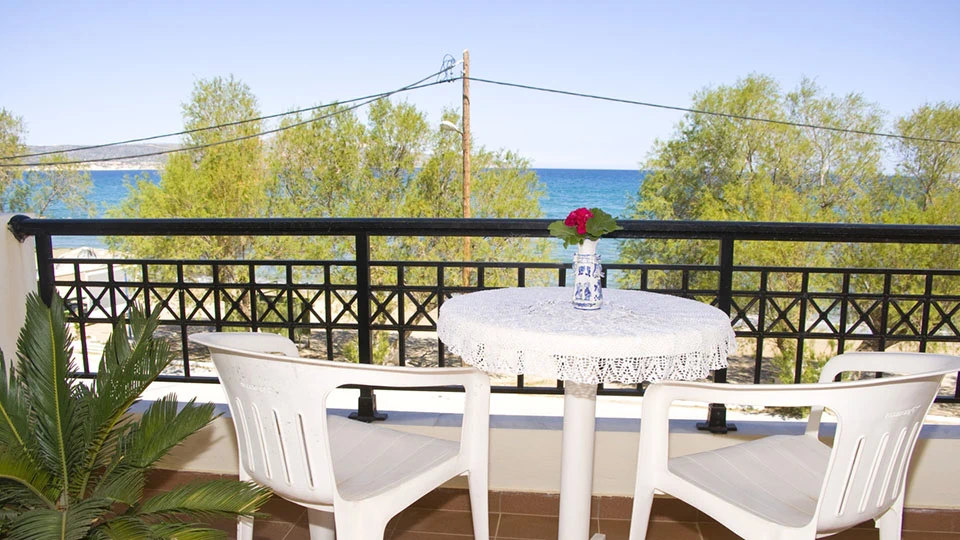 Balcony with sea view 1